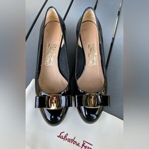 Ferragamo Vara patent leather low pumps. Size 6. Worn twice